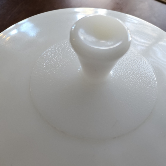 Vintage Federal glass 1.5 quart bowl with lid milk glass Gold pinecone Turquoise - Picture 8 of 9